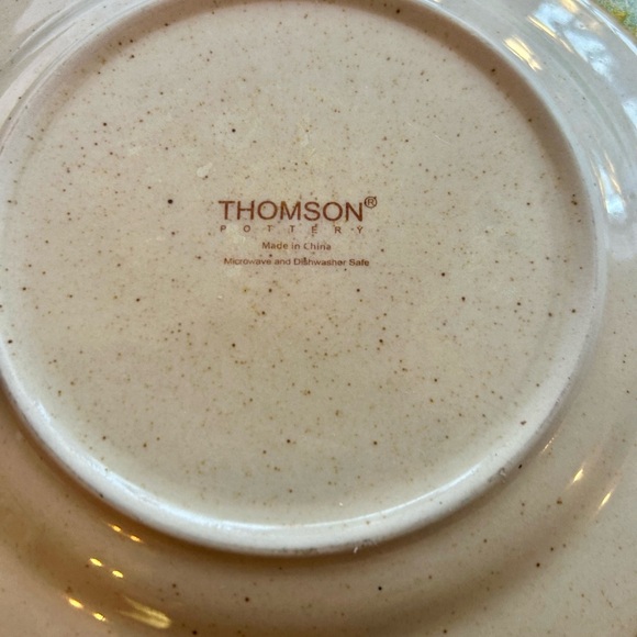 Set of 7 Thomson Pottery plates. - Picture 5 of 12